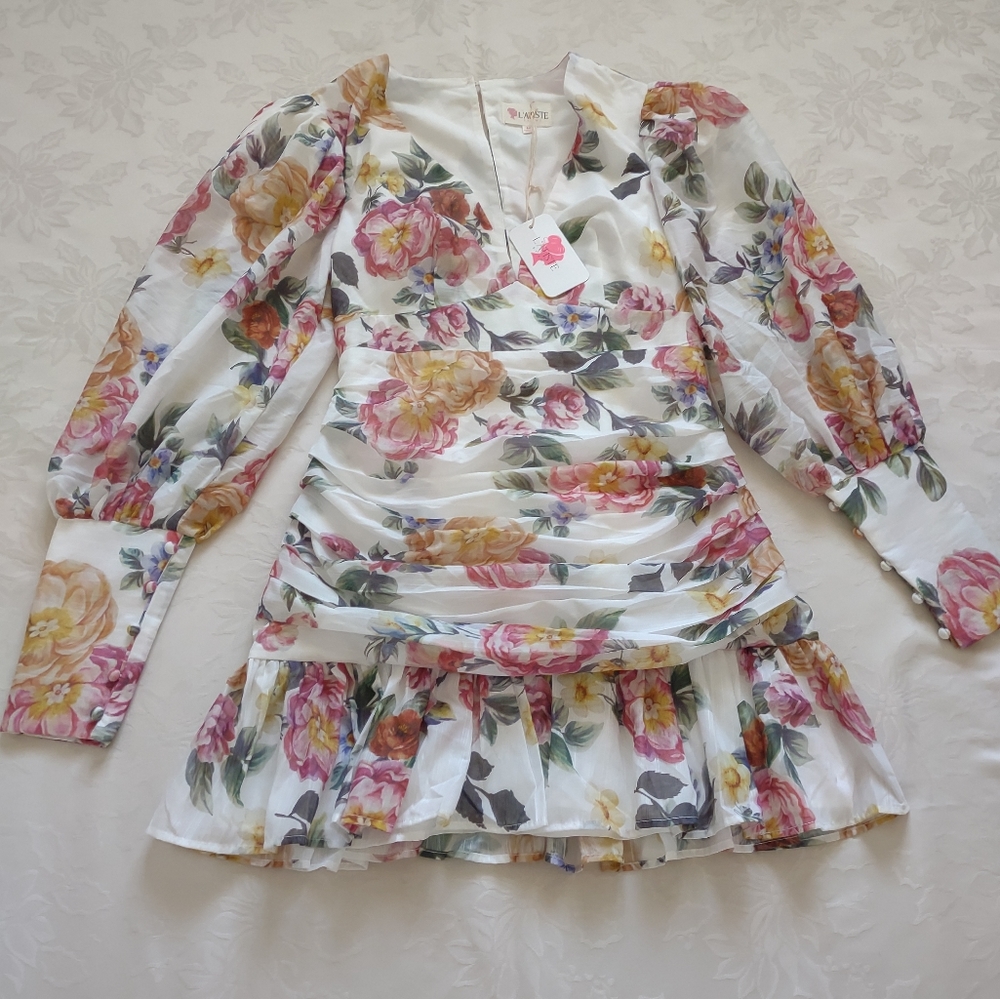 New 🎀 L'Atiste floral long puff sleeves mini dress v-neck ruffled ruched